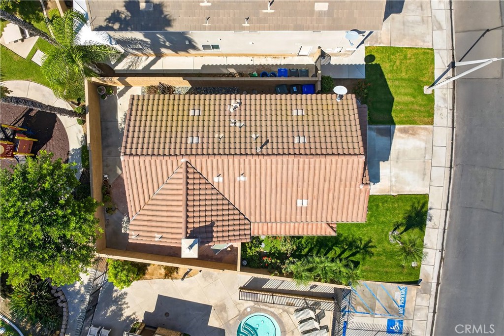 https://media.crmls.org/medias/b55d3891-d62d-4ab8-88f7-469a6fede439.jpg?preset=X-Large