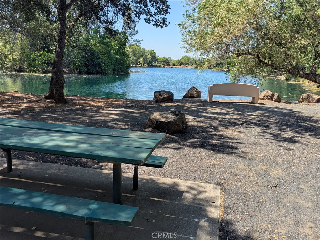 https://media.crmls.org/medias/b55d7808-12cf-456e-8f1a-6f5701836c9f.jpg?preset=X-Large
