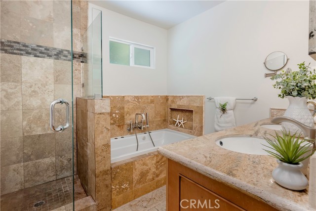2019 Charlemagne Avenue photo 16