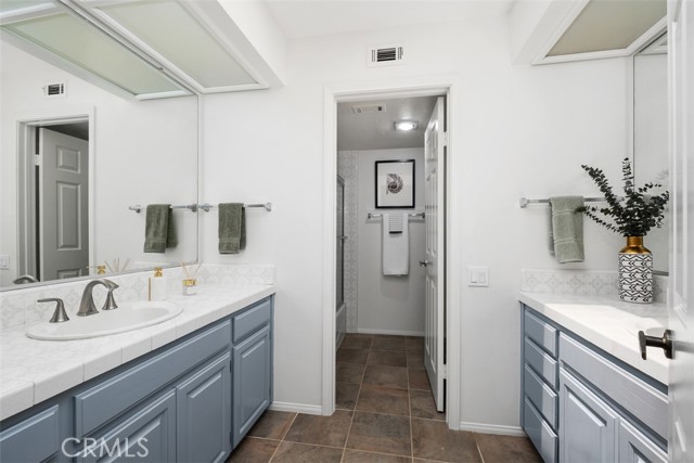 22571 Labrusca, Mission Viejo CA: https://media.crmls.org/medias/b55e1138-36a0-46cd-8caa-167f1b463d30.jpg