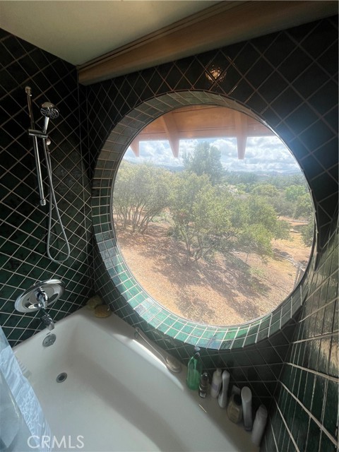 16741 Georgios Way, Ramona CA: https://media.crmls.org/medias/b55e1f7b-6ae7-4dfd-92b3-3f1fa3dddaa4.jpg