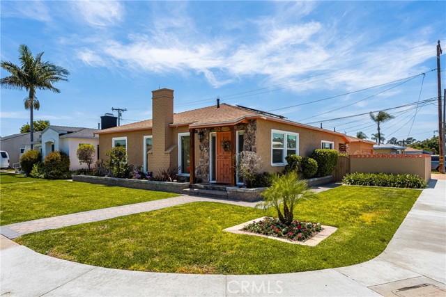 2775 Wetherly Avenue, Long Beach CA: https://media.crmls.org/medias/b55e587b-13b5-41b7-b874-192604226d74.jpg