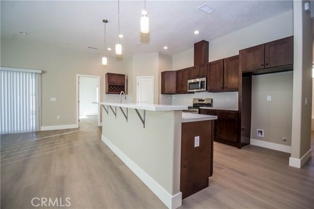 Detail Gallery Image 9 of 19 For 14812 Crofton Ln, Helendale,  CA 92342 - 4 Beds | 2 Baths