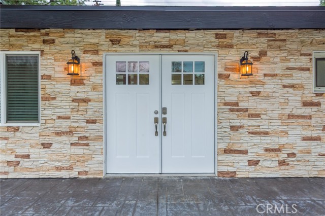 Detail Gallery Image 2 of 29 For 27220 Seco Canyon Road, Saugus,  CA 91350 - 5 Beds | 2 Baths