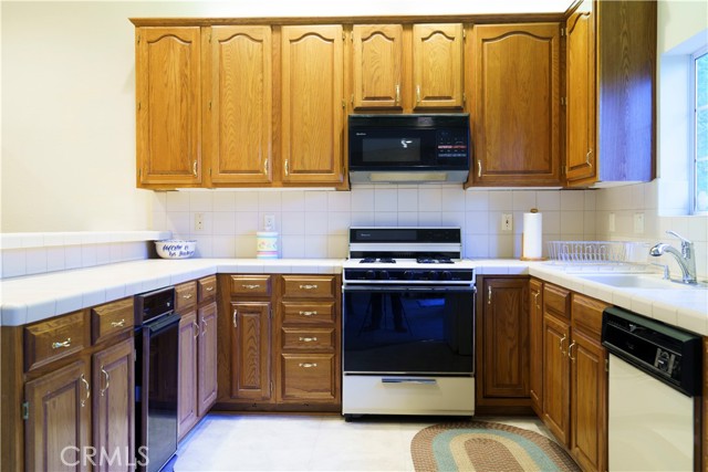 27381 Cottonwood Lane, Lake Arrowhead, CA 92317