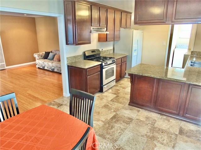 1301 W Robidoux Street, Wilmington CA: https://media.crmls.org/medias/b5600da5-dce1-433c-9f0d-d0078fbb0884.jpg