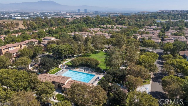 Detail Gallery Image 33 of 43 For 235 Dewdrop, Irvine,  CA 92603 - 2 Beds | 2/1 Baths