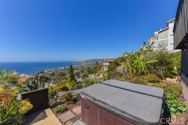 Detail Gallery Image 35 of 38 For 2192 Crestview Dr, Laguna Beach,  CA 92651 - 3 Beds | 3/1 Baths