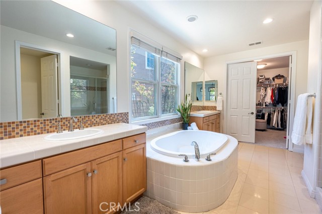 26941 Redwood Bluff Lane, Valencia CA: https://media.crmls.org/medias/b5612927-67bb-4ba3-b156-63e7ce1d7475.jpg