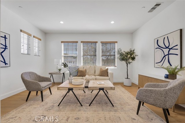 Detail Gallery Image 35 of 70 For 10641 Lost Trail Ave, Shadow Hills,  CA 91040 - 4 Beds | 3/1 Baths