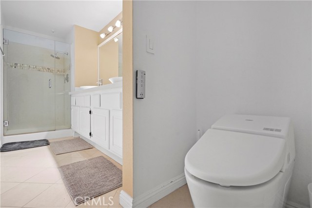 13200 Pacific Promenade, Playa Vista CA: https://media.crmls.org/medias/b561a037-d40d-41f2-a493-d5becd58ec5b.jpg