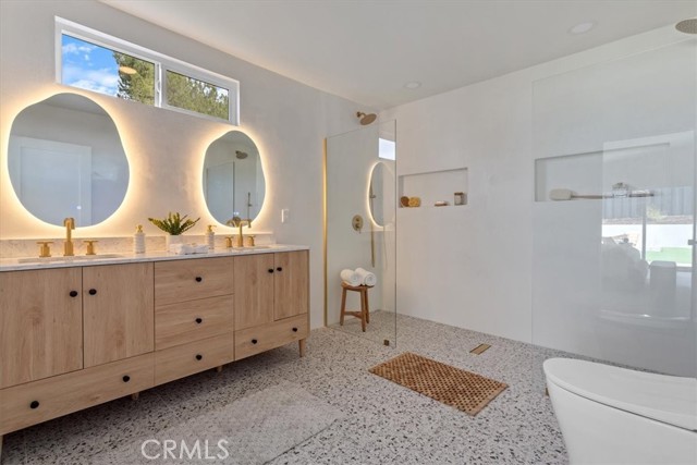 Detail Gallery Image 37 of 52 For 23755 Clarendon, Woodland Hills,  CA 91367 - 4 Beds | 3 Baths