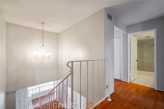 54 Hilltop Circle, Rancho Palos Verdes CA: https://media.crmls.org/medias/b561a10d-1ec5-422c-a633-dbd686fb91d3.jpg