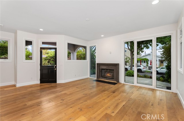 Detail Gallery Image 3 of 26 For 502 Fernleaf Avenue #1,  Corona Del Mar,  CA 92625 - 3 Beds | 2/1 Baths