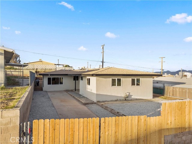 Detail Gallery Image 2 of 29 For 937 E Elizabeth St, Barstow,  CA 92311 - 4 Beds | 1 Baths