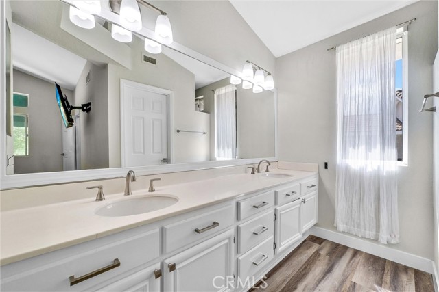 Detail Gallery Image 27 of 38 For 39851 Wild Canary Ln, Murrieta,  CA 92562 - 3 Beds | 2/1 Baths