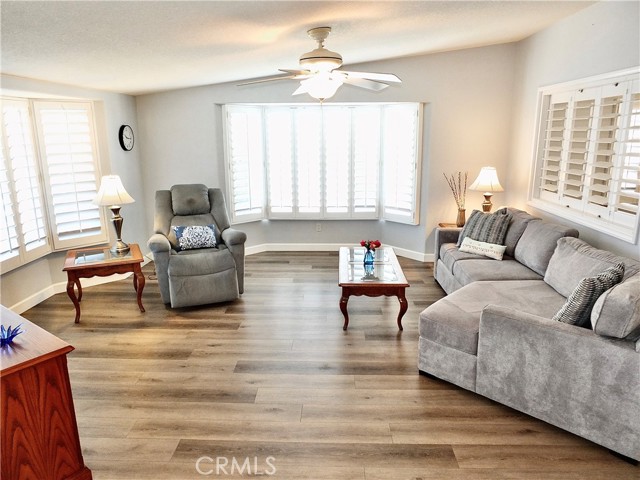 Detail Gallery Image 2 of 53 For 1560 Homewood Rd #114-L,  Seal Beach,  CA 90740 - 2 Beds | 2 Baths