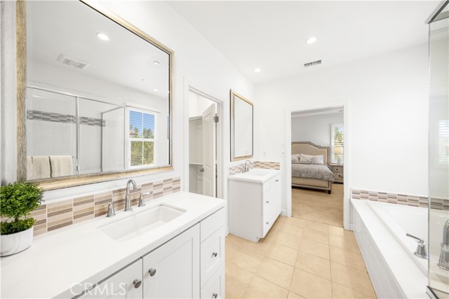 61 Belfast, Irvine CA: https://media.crmls.org/medias/b5636560-0cc2-4cbd-af07-15b6c9693c33.jpg