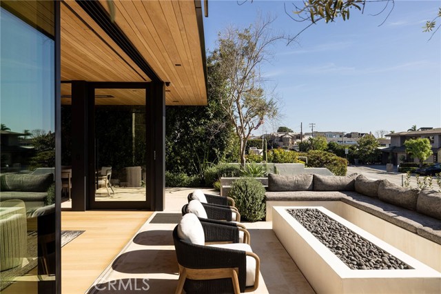 2304 Cliff, Newport Beach CA: https://media.crmls.org/medias/b563bd24-3d0b-4f34-9a26-597c95a01235.jpg