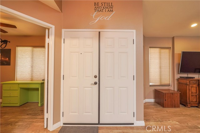 Detail Gallery Image 2 of 38 For 6335 Thunder Bay, Jurupa Valley,  CA 92509 - 3 Beds | 2 Baths