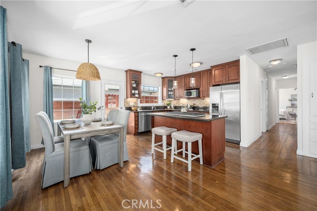 Detail Gallery Image 19 of 55 For 5530 E Mezzanine Way, Long Beach,  CA 90808 - 4 Beds | 3/1 Baths