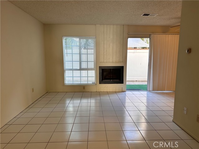 Detail Gallery Image 5 of 25 For 4832 King Cir #D,  Huntington Beach,  CA 92648 - 2 Beds | 2/1 Baths