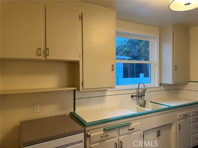 Detail Gallery Image 12 of 31 For 1645 21st St, Manhattan Beach,  CA 90266 - 3 Beds | 1 Baths