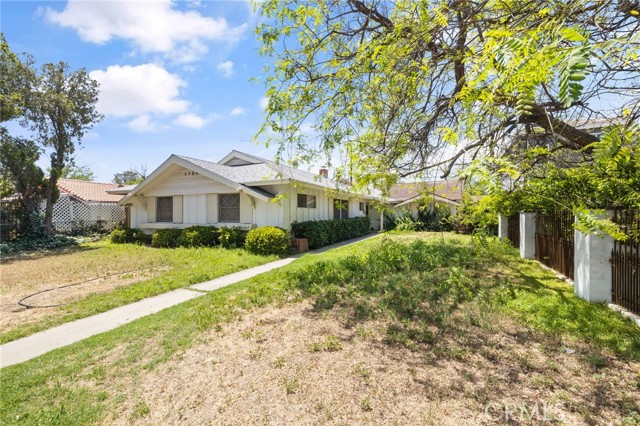 10139 Hayvenhurst Avenue, North Hills CA: https://media.crmls.org/medias/b5650fc1-2337-4d07-b4c6-0f41488100c8.jpg
