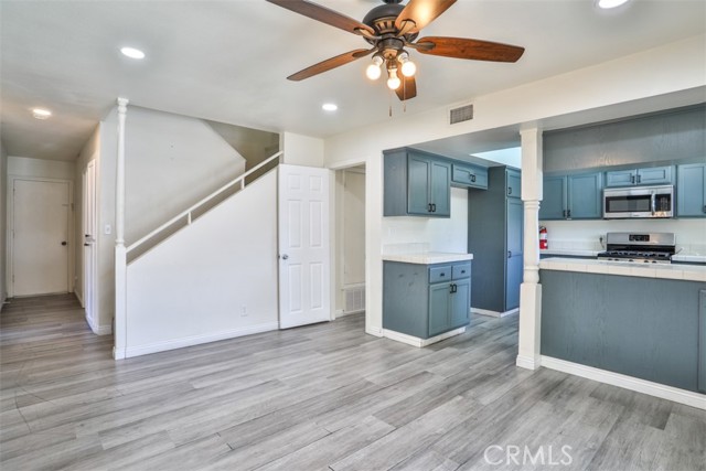 11112 Camellia Avenue, Fountain Valley CA: https://media.crmls.org/medias/b5657014-7135-4a1d-a575-fcfa400ba63f.jpg