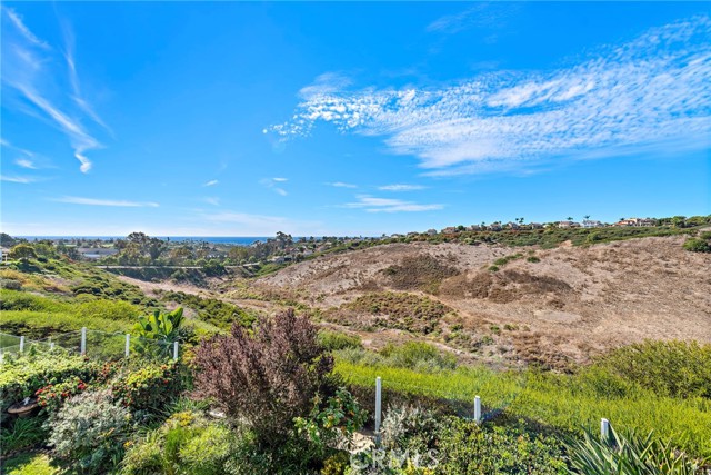 2415 Camino Bucanero, San Clemente CA: https://media.crmls.org/medias/b565a6e3-739c-4348-a415-386bead999ec.jpg