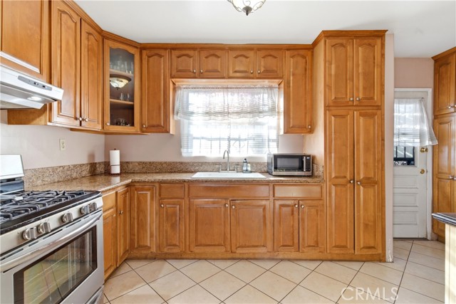 Detail Gallery Image 12 of 35 For 10731 Wright Rd, South Gate,  CA 90280 - 3 Beds | 2 Baths