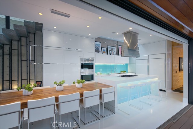 604 Acacia Avenue, Corona del Mar CA: https://media.crmls.org/medias/b56691f3-0f2a-4a86-9e83-abe568a4aa99.jpg
