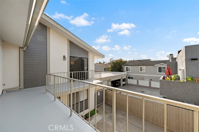 Wraparound balcony with access from the master bedroom and 3rd bedroom sliders