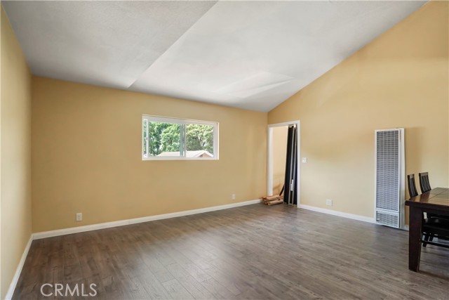1003 W Myrtle Street, Santa Ana CA: https://media.crmls.org/medias/b566b7fc-d80a-4aff-b0c6-18820512e92d.jpg
