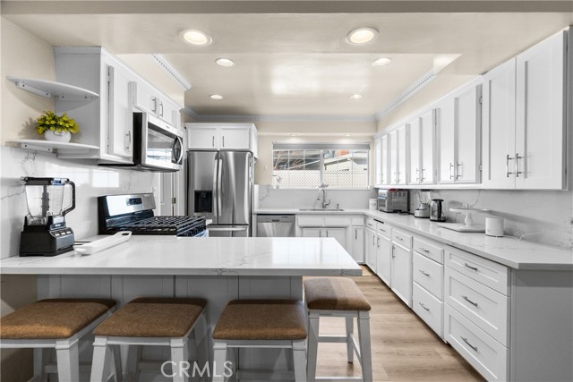 Detail Gallery Image 19 of 59 For 9559 9561 Natick Ave, North Hills,  CA 91343 - 5 Beds | 4 Baths