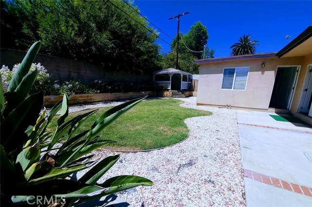 19100 Bessemer Street, Tarzana CA: https://media.crmls.org/medias/b567cb10-88a8-44be-89f5-5491884313f8.jpg