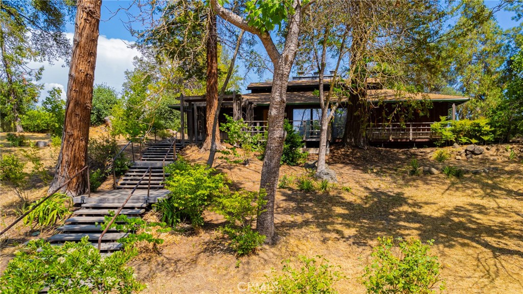 4482 Hirsch Road