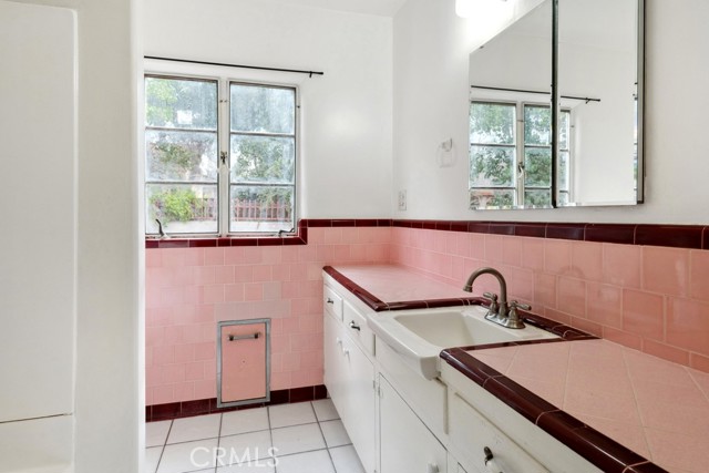 331 W 25th Street, San Bernardino CA: https://media.crmls.org/medias/b567f24a-dd05-43e8-aa34-a37e4d12b498.jpg