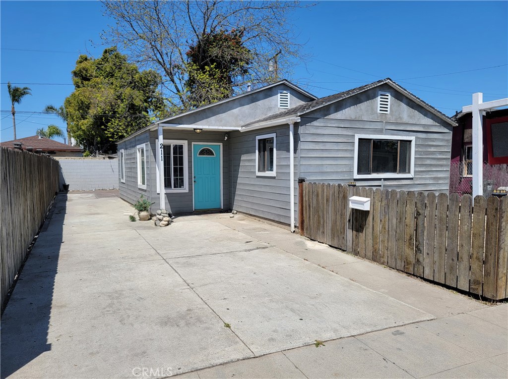 211 W Reeve Street