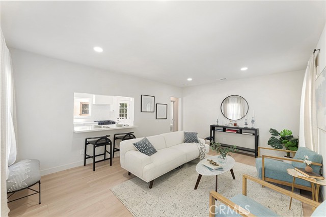 Detail Gallery Image 2 of 29 For 2626 Crestmoore Pl, Los Angeles,  CA 90065 - 2 Beds | 2 Baths