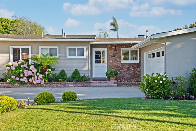 1412 Vivian LN