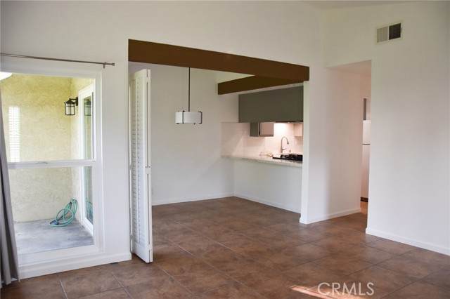 3340 E Collins Avenue, Orange CA: https://media.crmls.org/medias/b56abdad-1409-4f50-af24-ea671c71f33b.jpg