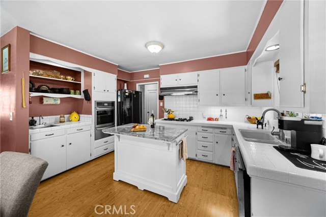 1210 W Marshall Boulevard, San Bernardino CA: https://media.crmls.org/medias/b56b51ef-dfdc-4fb6-8a9a-78b558d2ff61.jpg