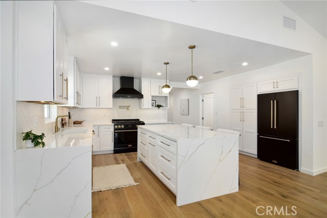 17420 Collins Street photo 12