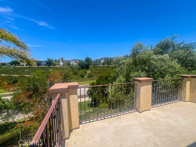 53 Via Armilla, San Clemente CA: https://media.crmls.org/medias/b56cc4f8-fab7-4360-8d53-3f9533a0e024.jpg