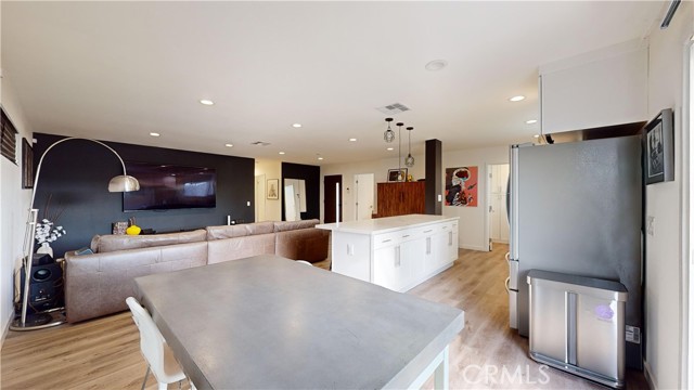 Detail Gallery Image 7 of 75 For 641 W 127th St, Los Angeles,  CA 90044 - 7 Beds | 5 Baths