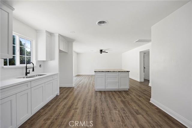 Detail Gallery Image 14 of 38 For 2521 Pacheco Rd, Bakersfield,  CA 93307 - 4 Beds | 2 Baths