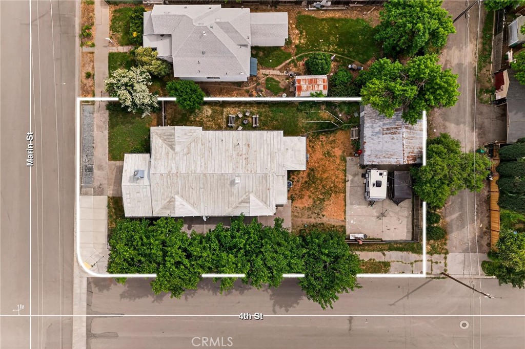 https://media.crmls.org/medias/b56e5a8b-9b69-46d2-8b8f-f3dfc75c5e1e.jpg?preset=X-Large