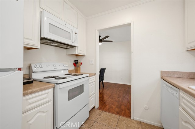 Detail Gallery Image 13 of 30 For 933 N Cedar St #6,  Inglewood,  CA 90302 - 2 Beds | 2 Baths