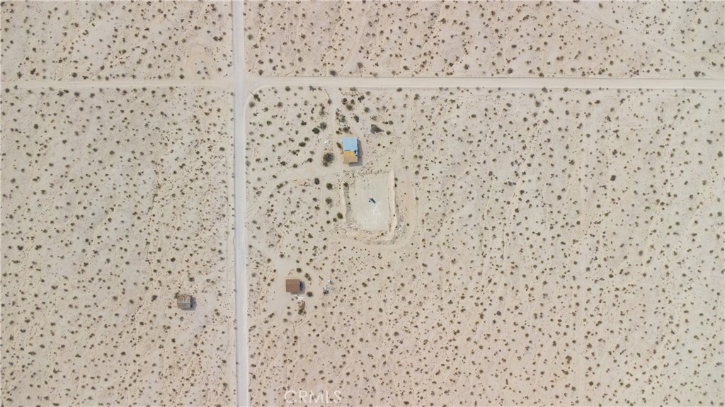 https://media.crmls.org/medias/b5713b7a-d0d9-4868-97cf-4eef5e20e5e5.jpg?preset=X-Large